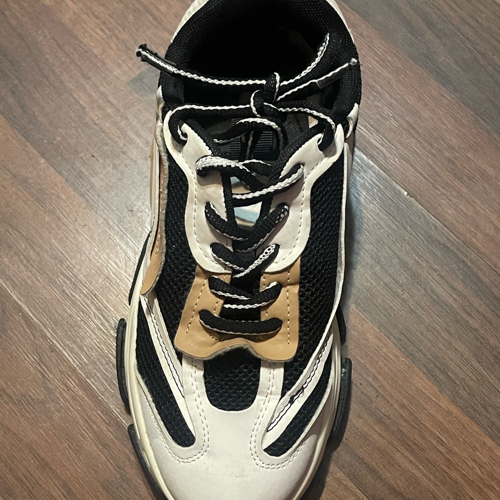 Steve Madden Men's Athletic Sneakers Colorblock Lace Up Black White Beige - Picture 3 of 5